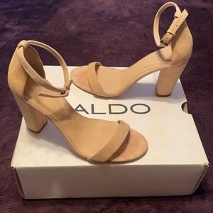 ALDO, size 7, tan color